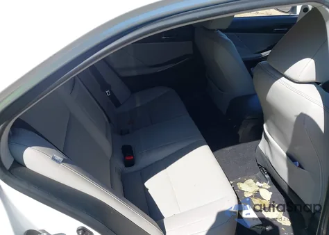 2016 Lexus Is 200T из США, поврежденный, VIN JTHBA1D21G5010362